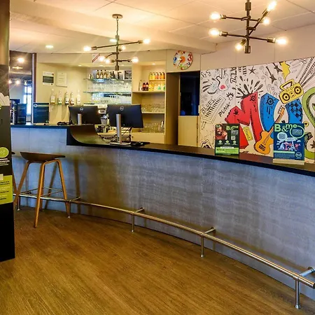 Universite 3 Etoiles Отель