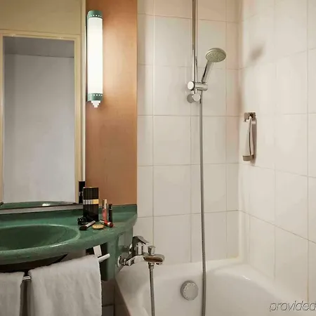 Universite Hotel 3*
