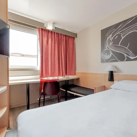 Universite 3 Etoiles Hotel