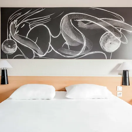 Universite 3 Etoiles Szálloda