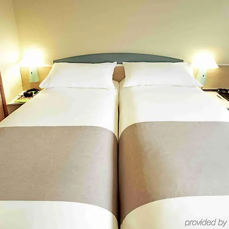 Universite 3 Etoiles Hotel 3*