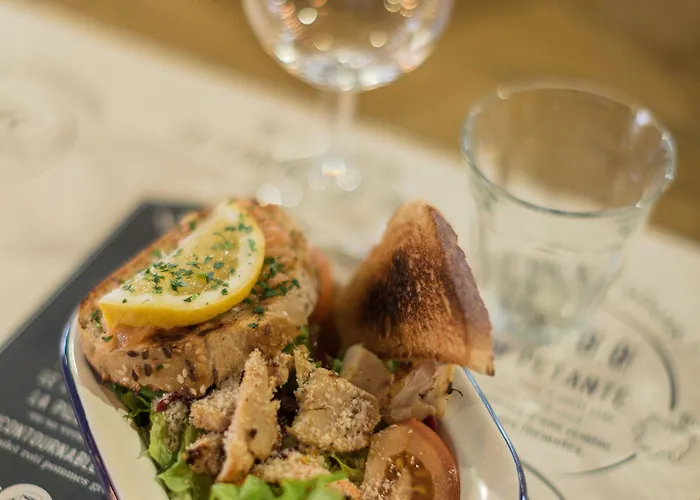 Universite 3 Etoiles Hotel