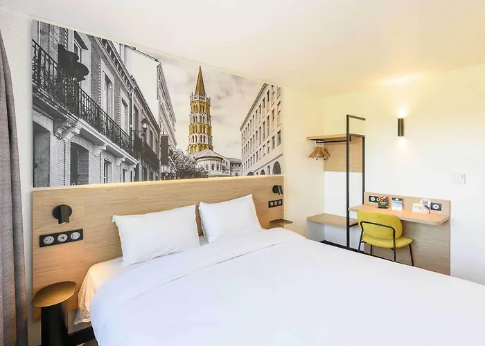 Universite 3 Etoiles Hotel 3*