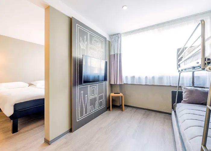 Universite 3 Etoiles Hotel